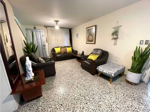 Vendo Casa Unifamiliar Con El Aire Libre En El Barrio Cabañas, Bello.