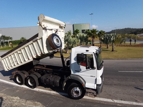 Imagem 2 de 15 de Axor 2831 6x4