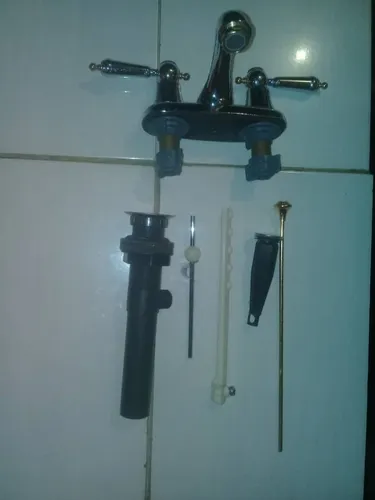Llave Para Lavamanos, Metalica