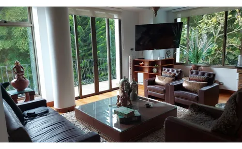 Medellin Venta De Espectacular Casa Con Diseño Y Ubicación Inmejorable