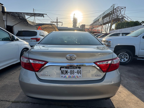 Toyota Camry 2.5 Xle L4 Navi At
