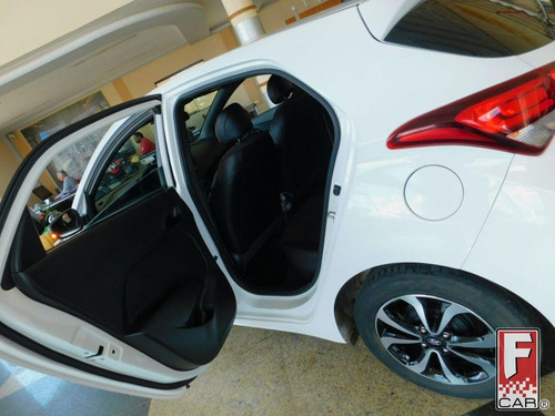 Imagem 8 de 10 de Hyundai Hb20 R Spec 1.6 Flex 16v Aut.