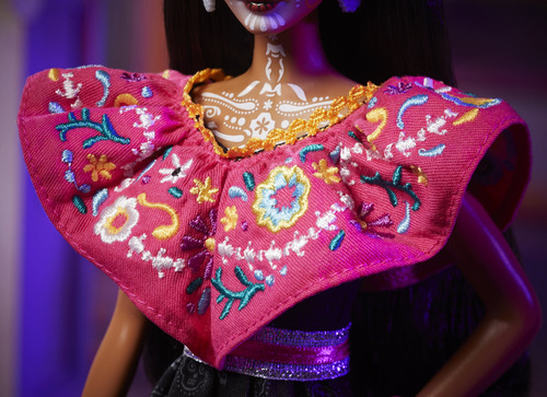 Muñeca Barbie 2021 Dia De Muertos (11,5 Pulgadas) Con Vestid (Usado)