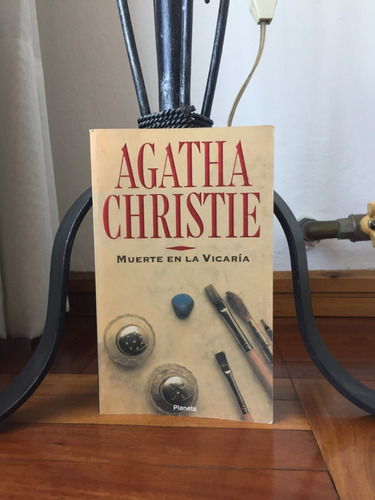 Muerte En La Vicaria  Agatha Christie