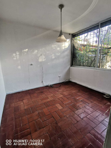 Se Vende Casa En Ñuñoa De 210m2,4d,3b,2e (101315)