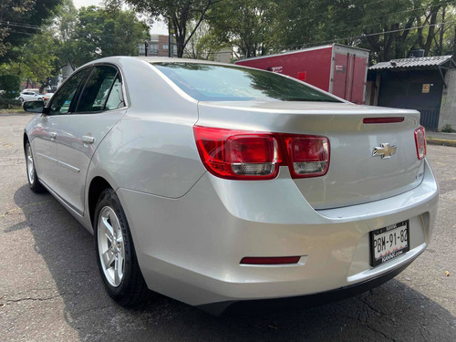 Imagen 7 de 15 de Chevrolet Malibu 2.5 Ls Mt 2013