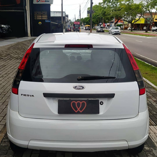 Imagem 6 de 10 de Ford Fiesta 1.0 Rocam Se 8v Flex 4p Manual