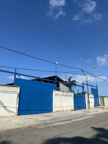 Alquiler De Galpón De 1400 Mts2 De Terreno Y 360 Mts2 Galpón, Electricidad 110, 220 Y Trifásica Ubicado En Distribuidor El Faro, Puerto Cabello Excelente Ubicación Cerca Del Palito