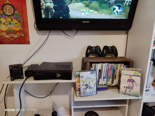 Xbox 360 Slim 4 Gb Con Kinect, 2 Joystick Y 32 Juegos 