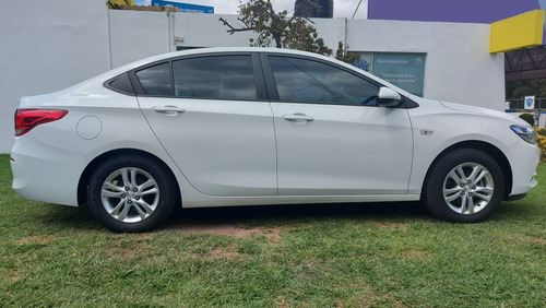 Imagen 6 de 12 de Chevrolet Cavalier 2018 4p Lt L4/1.5 Aut
