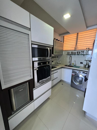 Imagen 9 de 17 de Bello Apartamento En Alquiler Marina Mar. Lechería.
