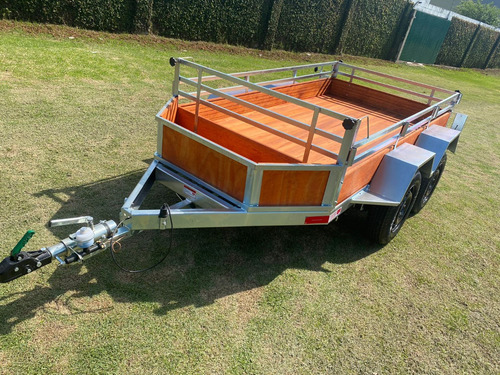 Carretinha Trucada Reforcada Com Freio A Disco De 3m X 1,50