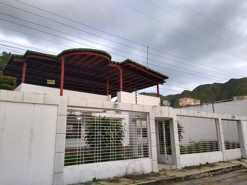 Imagen 2 de 30 de En Venta Casa Quinta Ubicada En Barrio Sucre, Muy Amplia