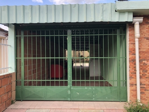 Imagen 2 de 15 de Casa En Venta Las Quintas Naguanagua A Remodelar. Cód.: 126710. 0414-4841043