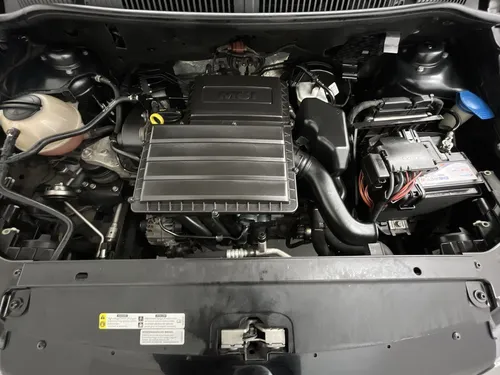 Volkswagen Cross Up BASICO 1.6 AUT 5P