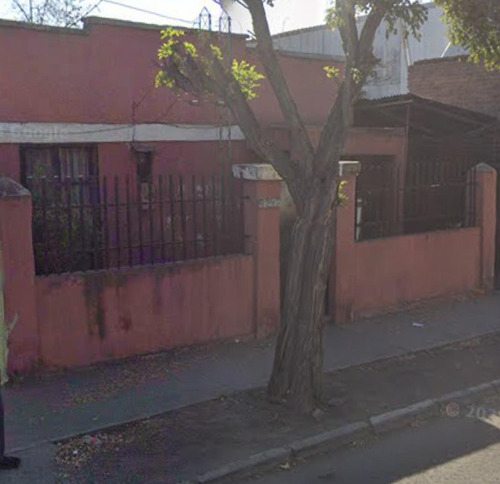 Se Vende Casa En Barrio Residencial De La Cisterna.