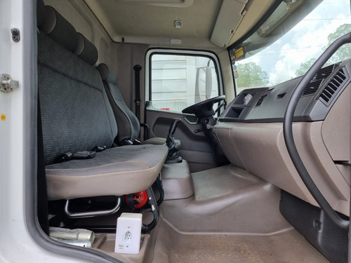 Imagem 3 de 15 de Volkswagem 15-190 4x2 Ano 2018/2019 Triturador Agrícola