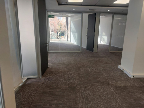 Metro Alcantara/oficina En Fino Edificio Aaa Como Nueva..