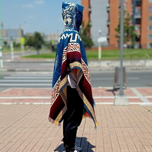Imagen 8 de 10 de Maxiruana Poncho Hombre Lana Alpaca Urbana Ligera Con Capota