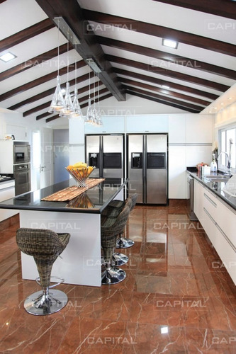 Excelente Casa De Ocho Dormitorios En Venta En El Golf- Ref: 30848