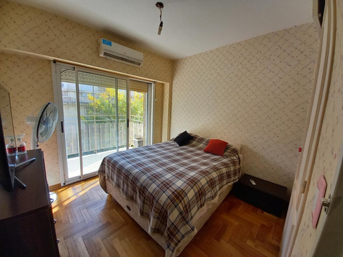 Imagen 11 de 16 de Venta- Luminoso- Departamento- Reciclado- 4 Ambientes- Caballito- 1 Cuadra De Riv.