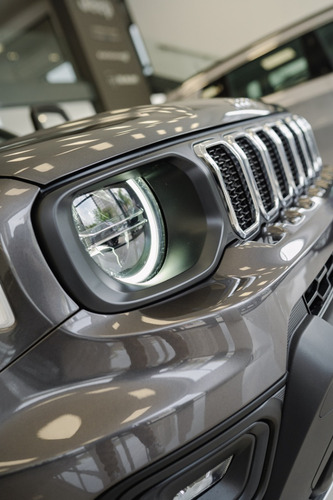 Imagen 8 de 8 de Renegade Sport 1.8l Mt5 4x2 My23