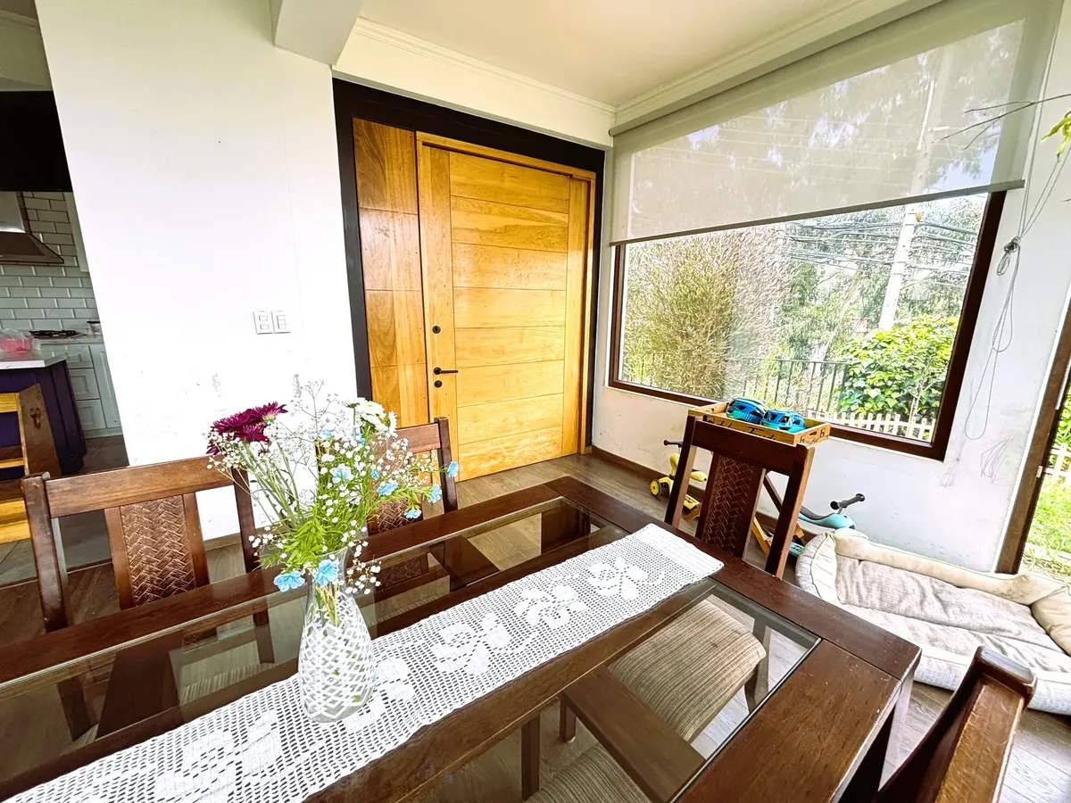 Imagen 3 de 23 de Casa Remodelada Con Gran Patio En Sector Muy Tranquilo