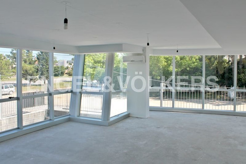 Alquiler De Oficina Con Vista Al Lago