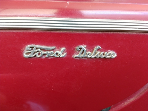 Ford Deluxe