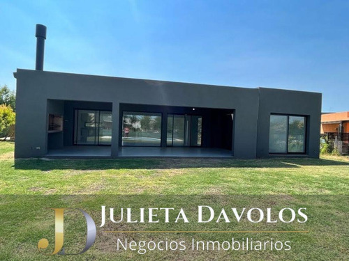 Imagen 2 de 22 de Casa En Venta 4 Dormitorios Barrio El Canton Con Pileta