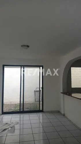 Hermosa Casa Con Excelente Precio En Fraccionamiento Portones En Juriquilla