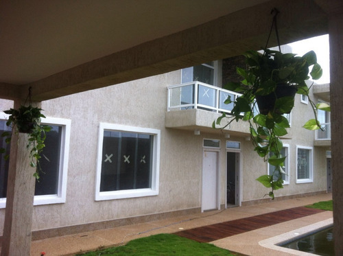 Imagen 2 de 14 de Town House En Urb. Maneiro