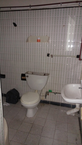 Imagen 16 de 20 de Oficina En Venta. Muy Buen Estado. Escucha Oferta!!!