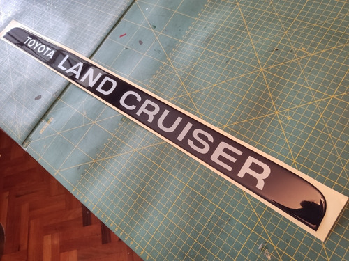 Imagen 7 de 7 de Emblema Platina Compuerta Burbuja Autana Land Cruiser