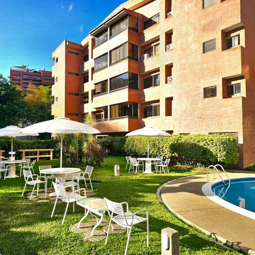 Vendo Penthouse Los Samanes Amoblado