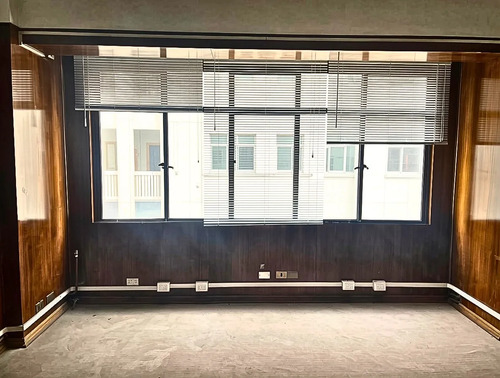 Cercano A Comercio, Notarias, Estudios De Abogados, Servicio