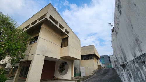 Annic Coronado Remax Vende Casa En Altos De Guataparo Con Mucho Potencial Y Proyecto De Remodelacion Ref. 207774
