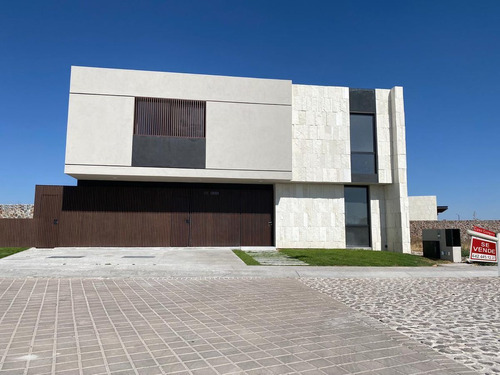 Residencia De Autor En Lomas Del Campanario, 4 Habitaciones,