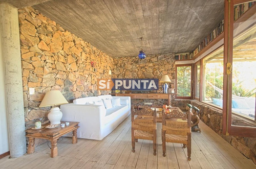 Imagen 8 de 30 de Casa En Venta De 4 Dormitorios En Punta Piedras A Metros Del Mar