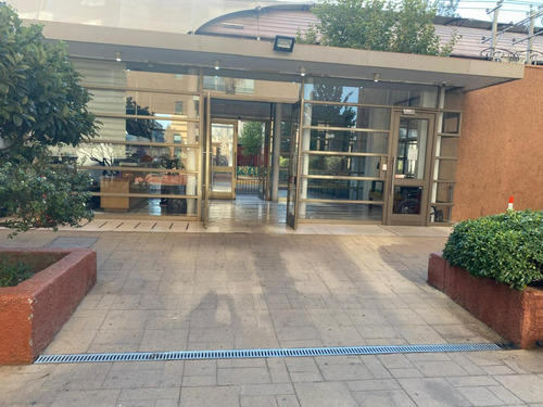 Dpto Metro Rodrigo De Araya Con Estacionamiento Y Bodega