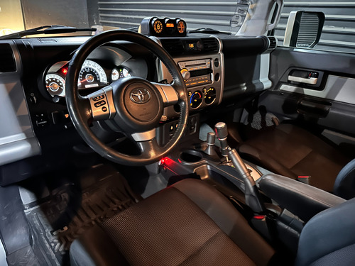 Toyota Fj Cruiser 3p Premium Aa Ee Ra Abs 4x4 At