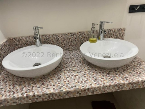 Imagen 9 de 12 de Casa En Venta Urb. Los Palos Grandes # 23-5655