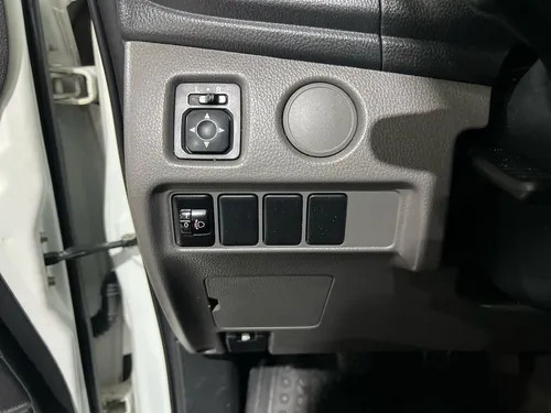 Mitsubishi L200 2.4 Cabina Doble 4x2 Mt