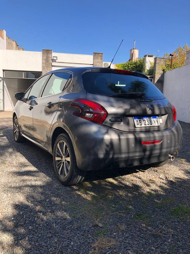 Imagen 5 de 10 de Peugeot 208 2017 1.6 Feline