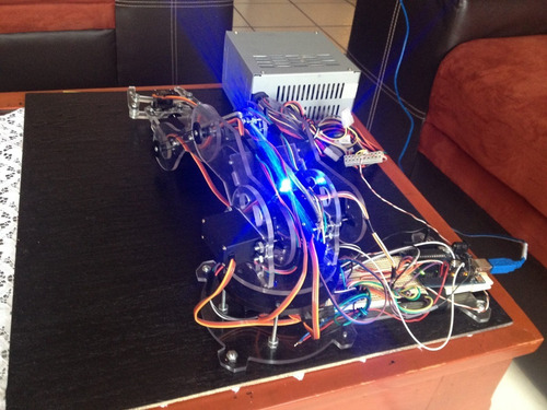 Kit Brazo Robótico Con 7 Servos Mg995 Acrilico + Arduino (Usado)
