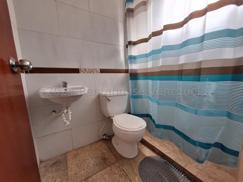 Apartamento Tipo Estudio En Alquiler Santa Rita Av Principal Baño Cocina Estacionamiento Estef 25-13994