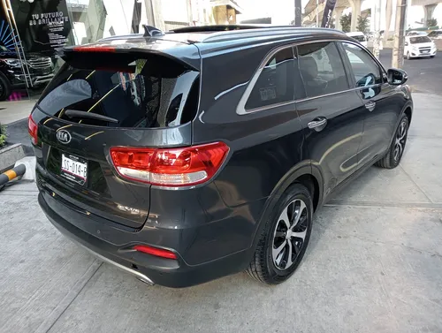 Kia Sorento 3.3 V6 Ex Pack Piel 7 Pasajeros AWD At