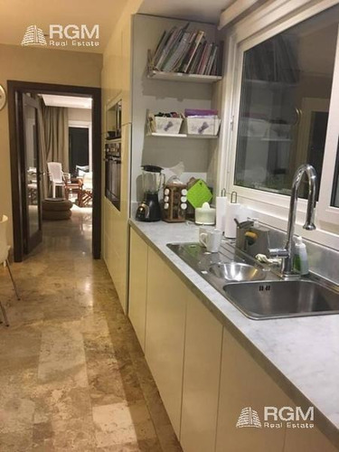 Imagen 6 de 11 de Venta De Moderna Casa Al Lago