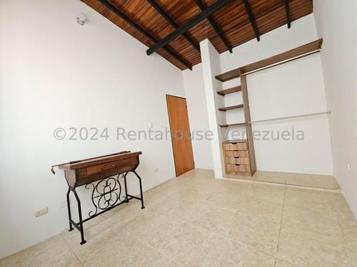 Anexo En Alquiler Con Amplia Terraza En La Morita 24-26260 Mfc