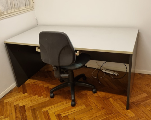 Mesa De Escritorio Con Silla De Escritorio